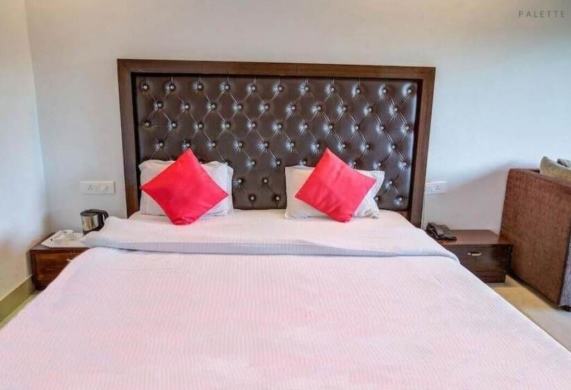 בית מלון כפרי Treebo Tiger Pug Mark Resort, Ramnagar