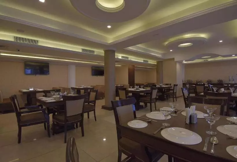 ホテル Gourav Lodge