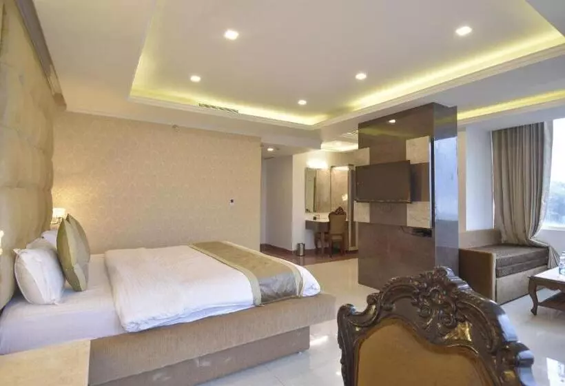 ホテル Gourav Lodge