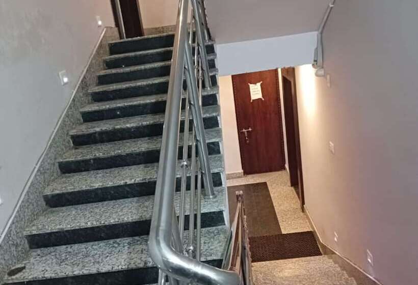 בית מלון כפרי Grace Premium Bhubaneswar