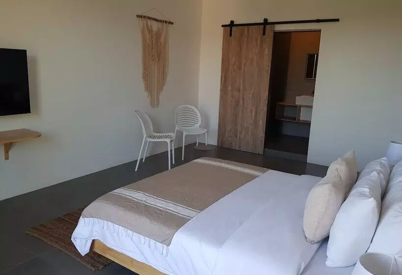 تختخواب و صبحانه Villas Rocher   Deluxe Suite 2a