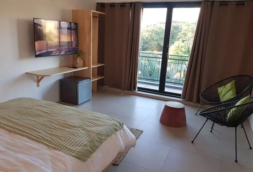 تختخواب و صبحانه Villas Rocher   Deluxe Suite 2a