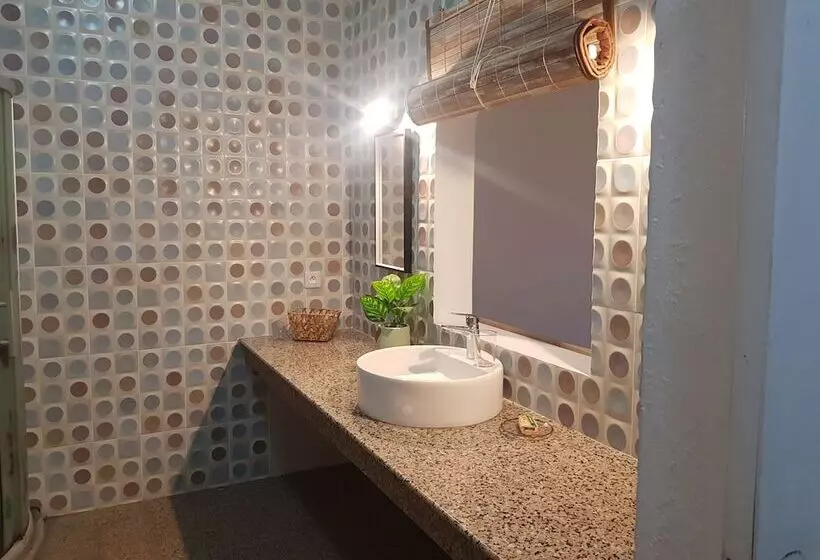 تختخواب و صبحانه Villas Rocher   Deluxe Suite 2a