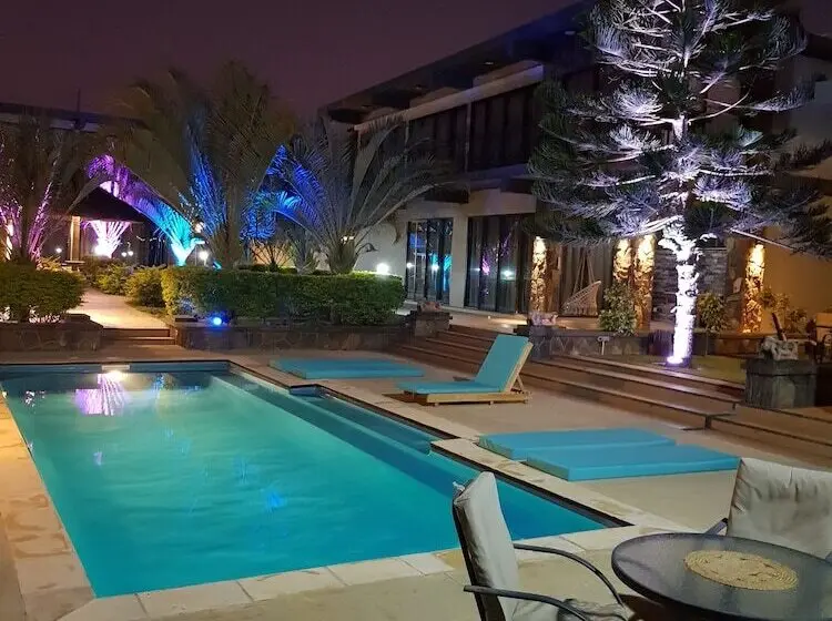 تختخواب و صبحانه Villas Rocher Deluxe Suite 2a