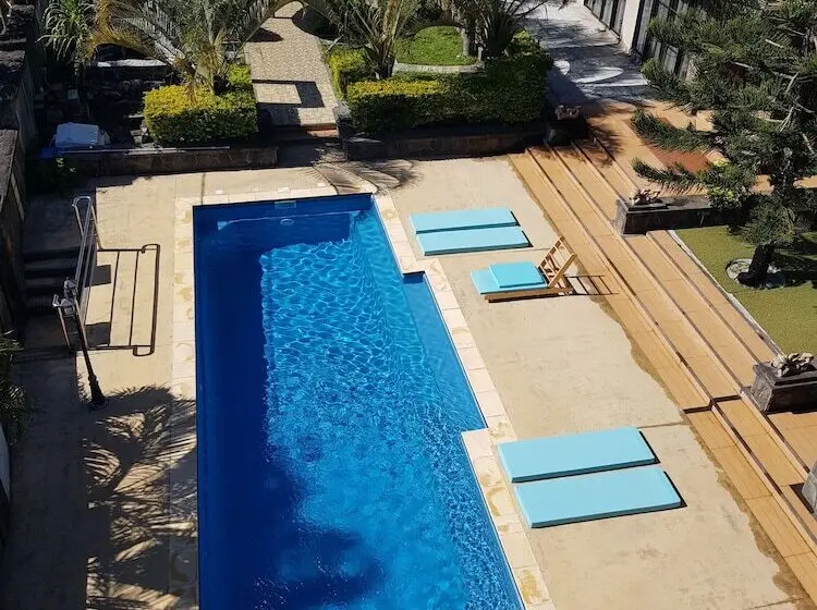 تختخواب و صبحانه Villas Rocher Deluxe Suite 2a