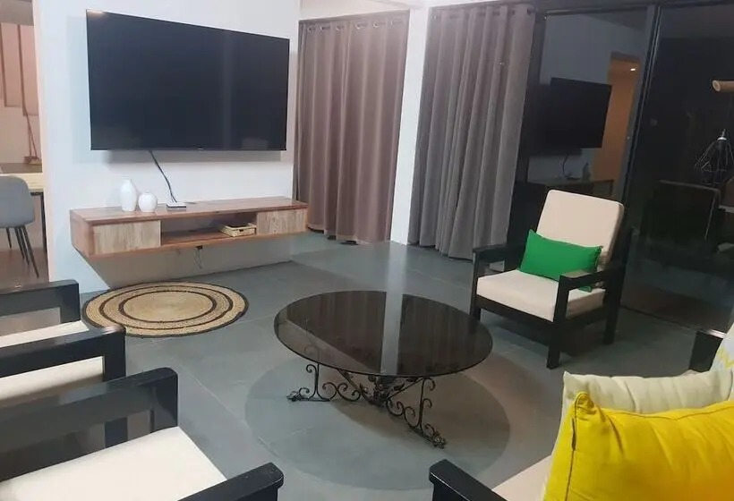 تختخواب و صبحانه Villas Rocher Deluxe Suite 2a