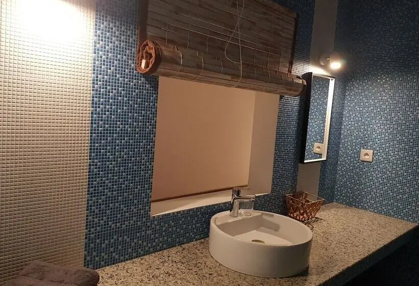 تختخواب و صبحانه Villas Rocher Deluxe Suite 2a