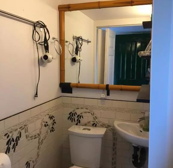 ベッドアンドブレックファースト Madeira Park Oceanview Suites