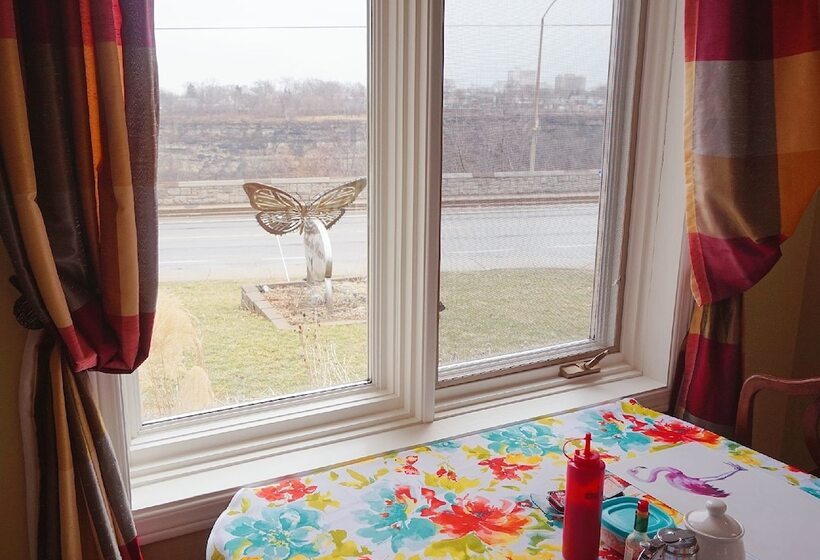 مبيت وإفطار Butterfly Manor