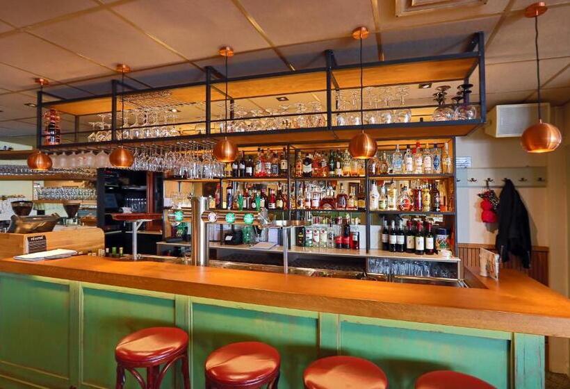 호텔 Cafe Restaurant Van Den Hogen