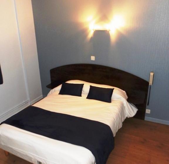 Отель Hôtel Du Port