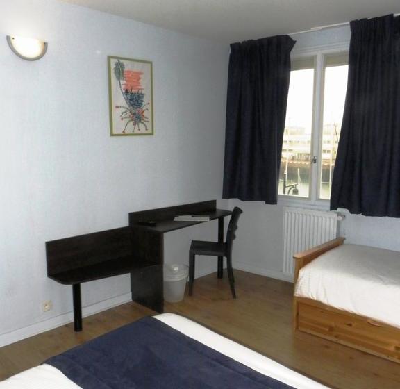 Отель Hôtel Du Port