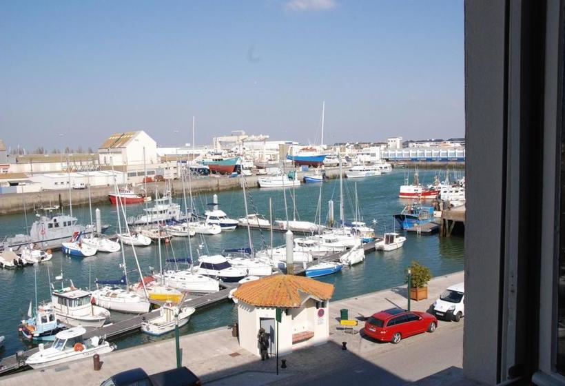 Отель Hôtel Du Port