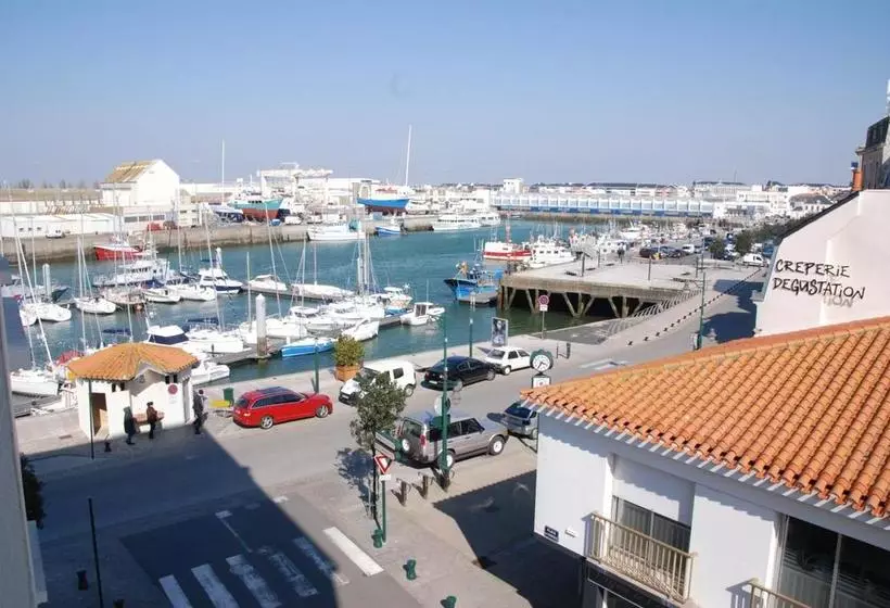 هتل Hôtel Du Port