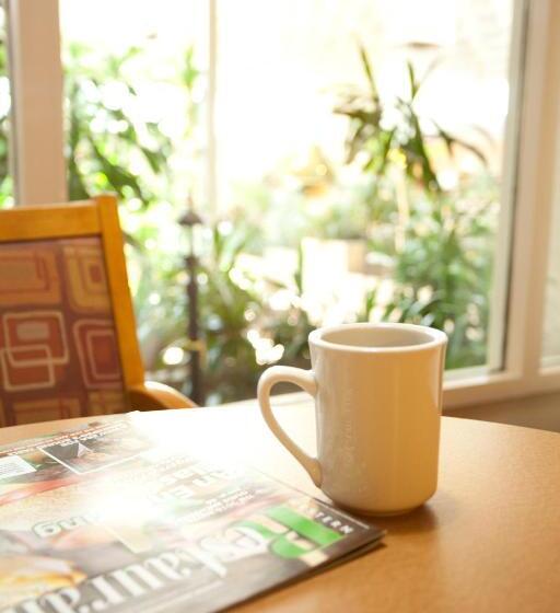 酒店 Westlock Inn & Conference Centre