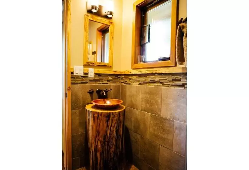 Skeena River House Bed & Breakfast