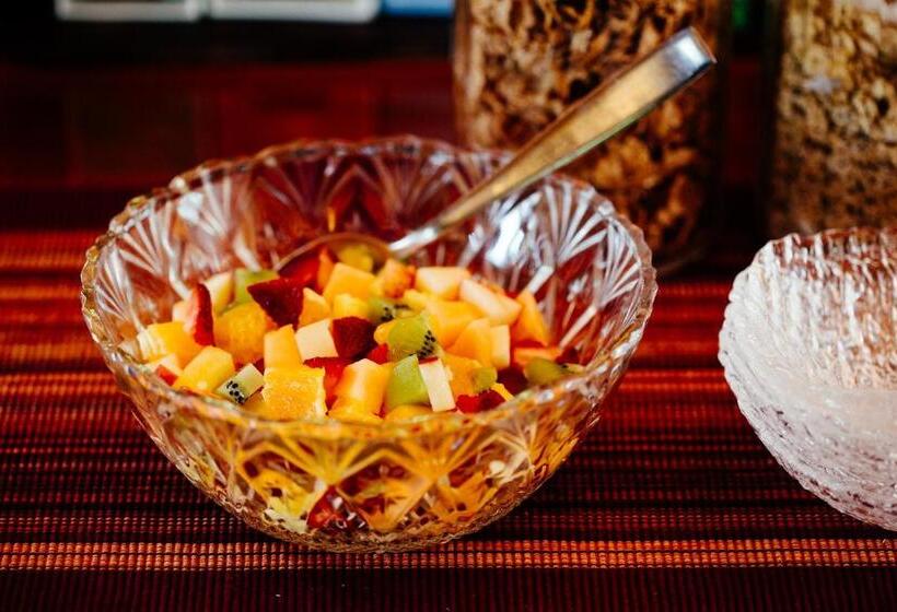 Skeena River House Bed & Breakfast