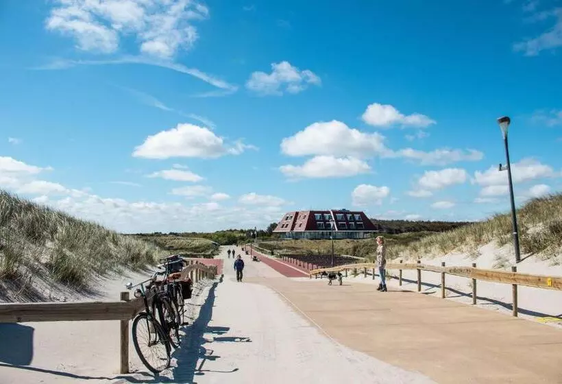 Strandhotel Buren Aan Zee