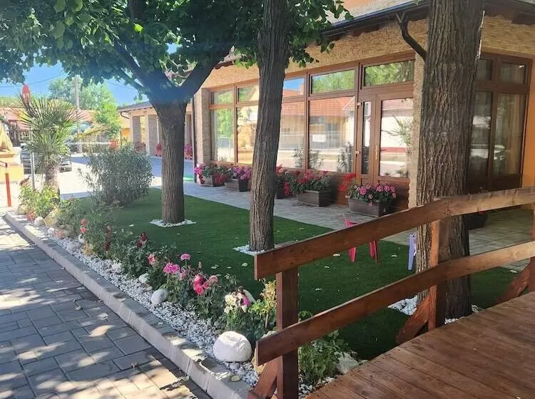 ベッドアンドブレックファースト Vörös álom Panzió