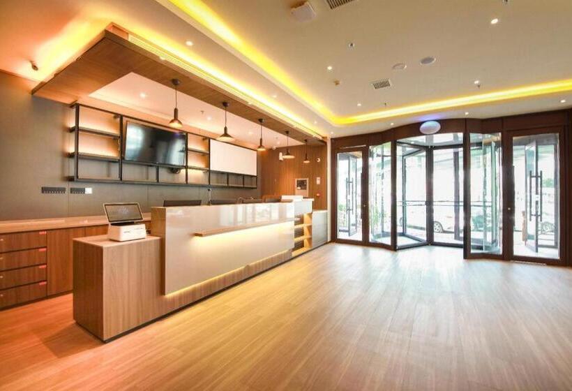 Hanting Hotel Shenyang Jiangdong Street Metro Station