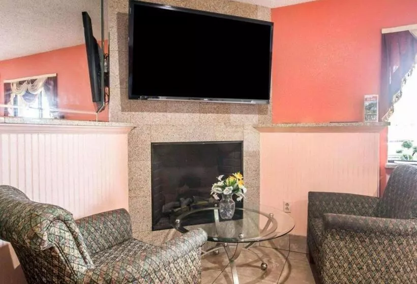 هتل Econo Lodge Atlanta Airport East