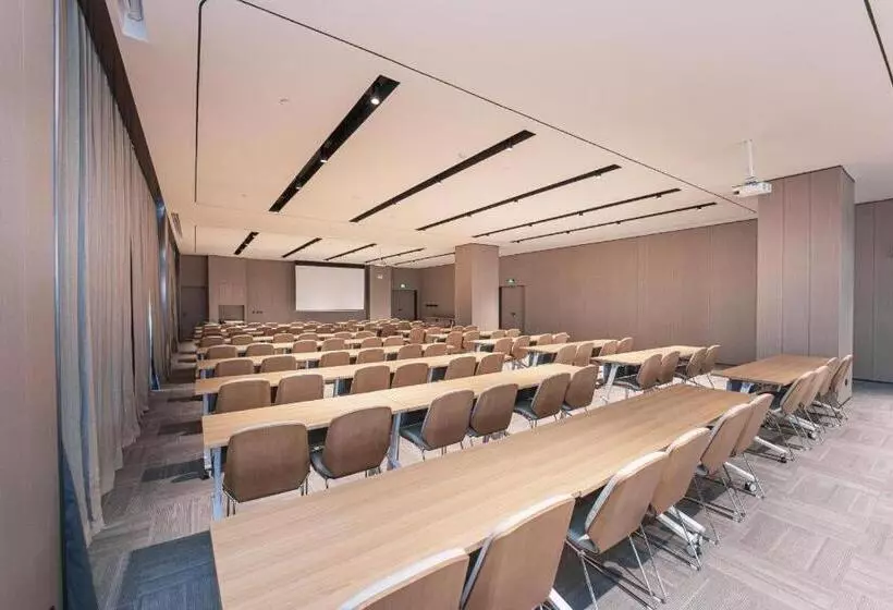 Ji Hotel Yantai Development Zone Housha Plaza