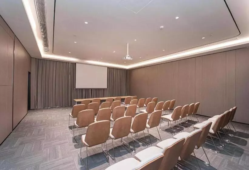 Ji Hotel Yantai Development Zone Housha Plaza