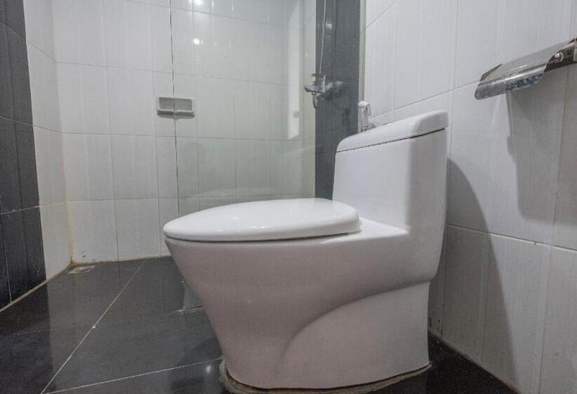 Oyo 1081 Allson City Hotel Makassar