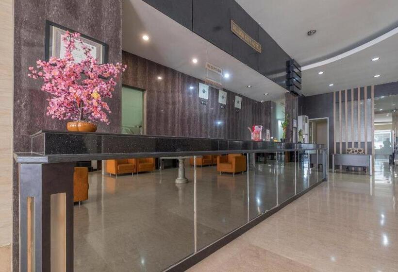 Oyo 1081 Allson City Hotel Makassar