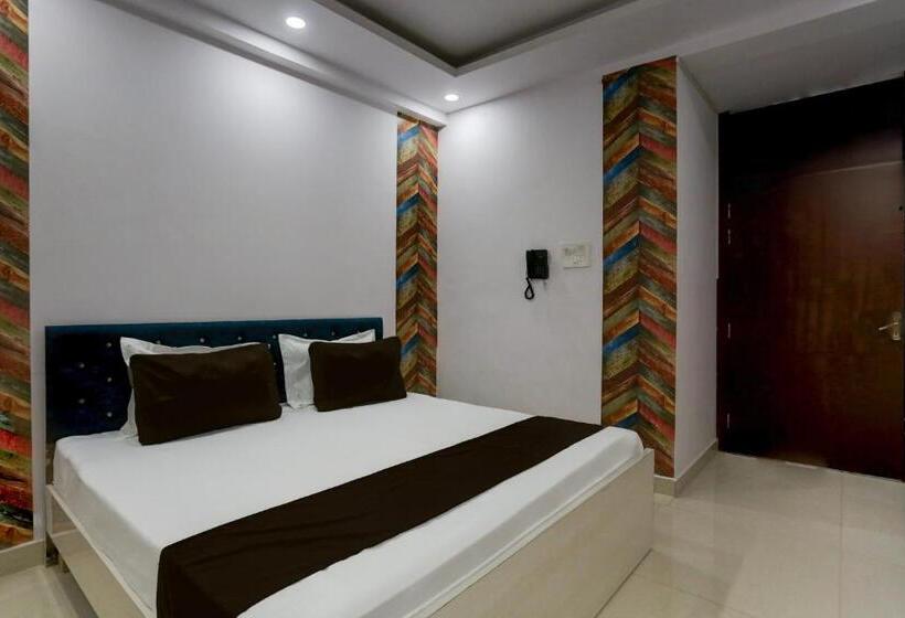 Oyo Flagship Hotel Om Shree