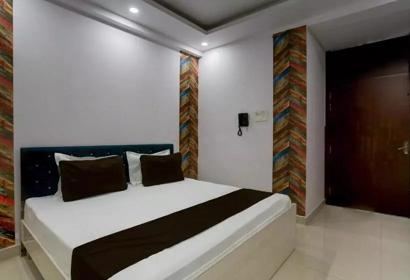 Oyo Flagship Hotel Om Shree