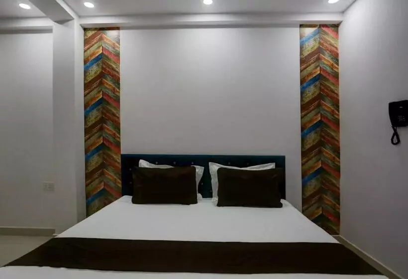 Oyo Flagship Hotel Om Shree