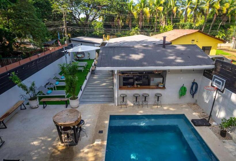 هتل Anika Boutique Suites