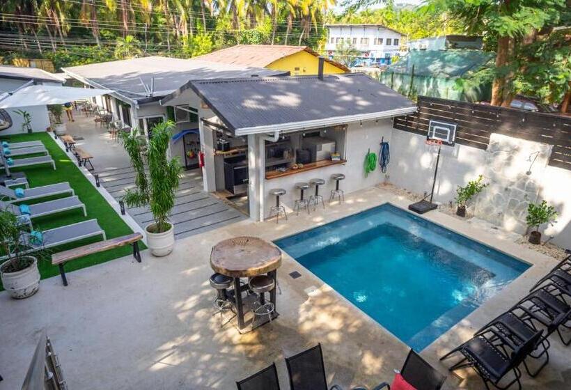 هتل Anika Boutique Suites