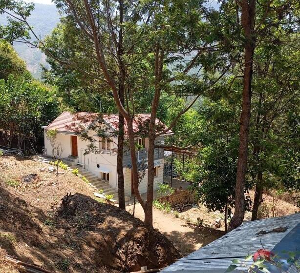 בית מלון כפרי Jacaranda Resorts