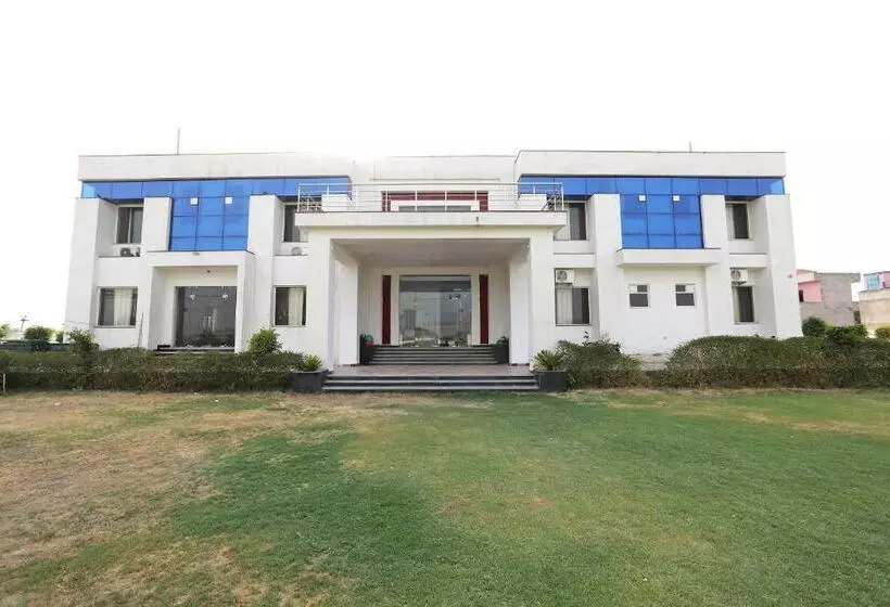 ホテル Oyo Diamond Resort