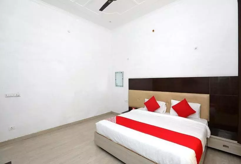 ホテル Oyo Diamond Resort
