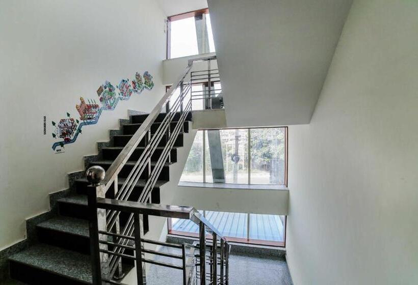 Super Hotel O Gurgaon Old Town Formerly Prince Inn