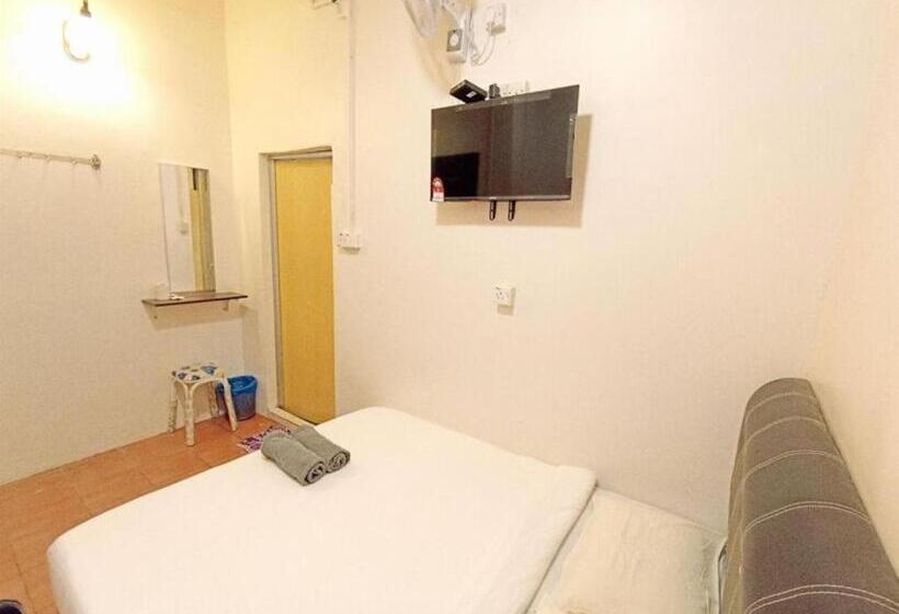 Hotel The Tudor Home Inn 2