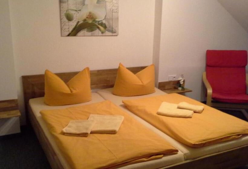 膳宿费 Gästehaus Heidi