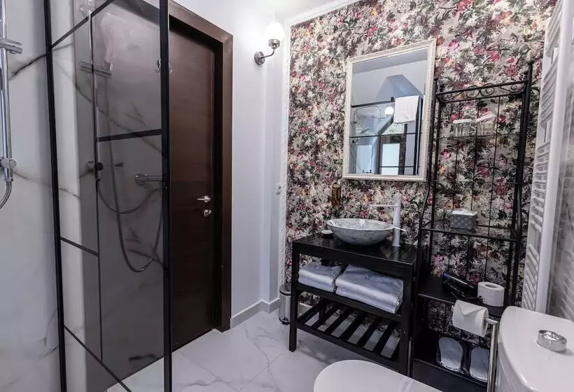 تختخواب و صبحانه Villa Tom