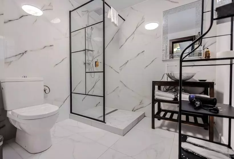 تختخواب و صبحانه Villa Tom