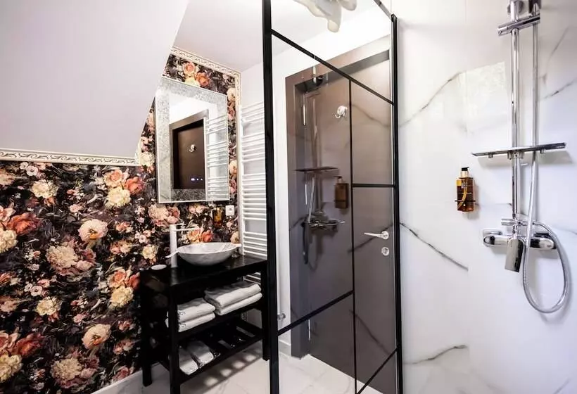 تختخواب و صبحانه Villa Tom