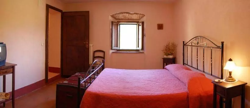 Hotelli Agriturismo Fienile Del Canalone