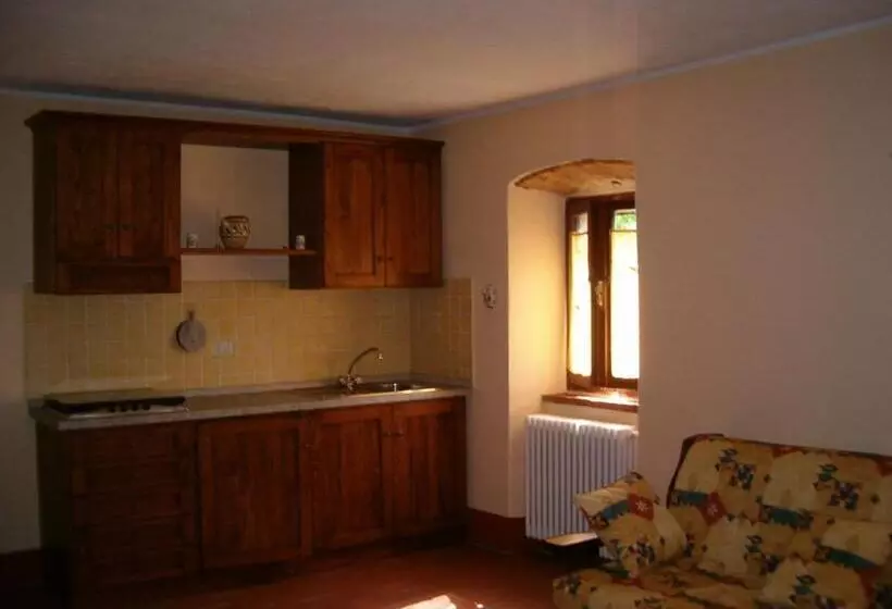 Hotelli Agriturismo Fienile Del Canalone