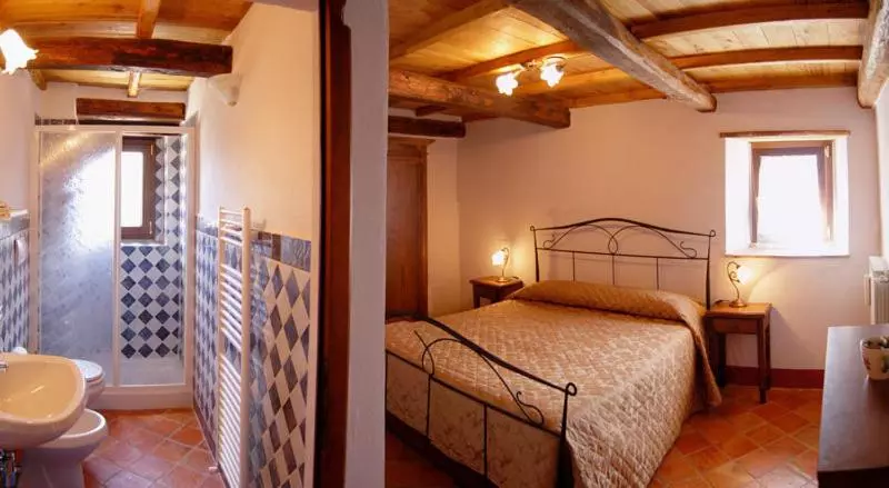 Hotelli Agriturismo Fienile Del Canalone