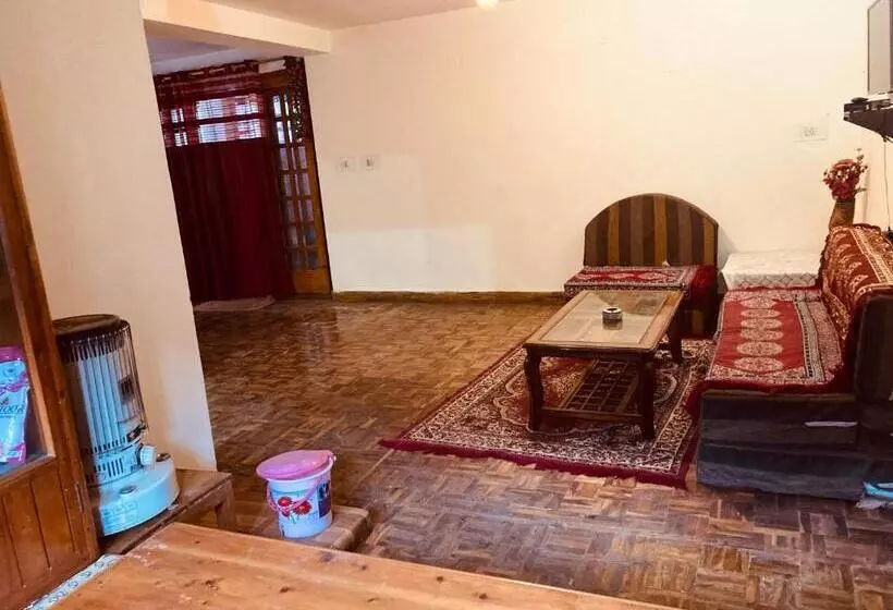 Hotelli Ganga Cottage !! 1,2,3 Bedrooms Cottage Available Near Mall Road Manali