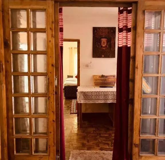 Hotelli Ganga Cottage !! 1,2,3 Bedrooms Cottage Available Near Mall Road Manali