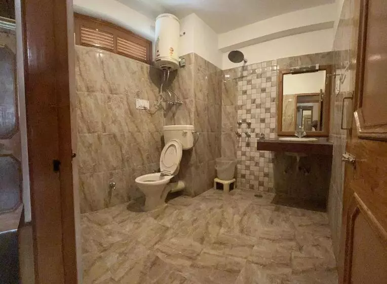 Hotelli Ganga Cottage !! 1,2,3 Bedrooms Cottage Available Near Mall Road Manali