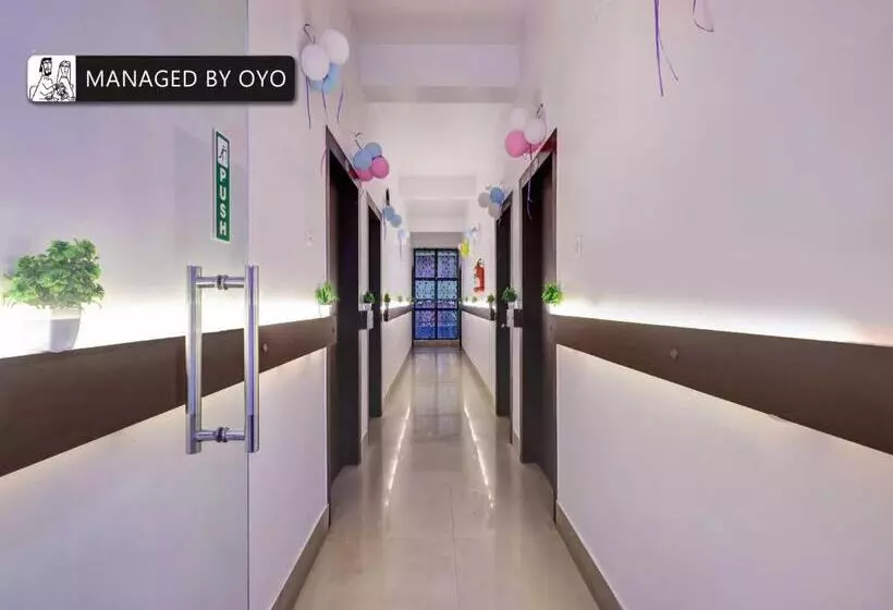 ホテル Oyo Odalbakra Near Aca Stadium